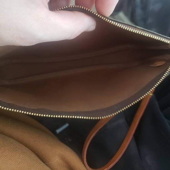 LOUIS VUITTON monogram pochette - Picture 3 of 3